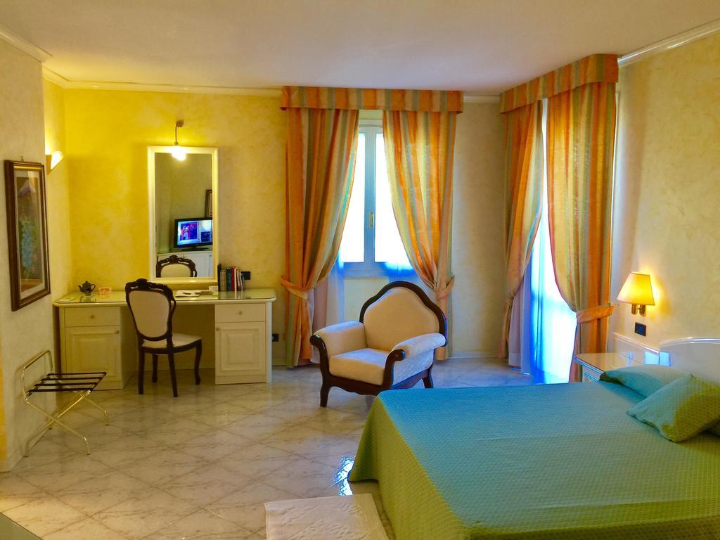 Monte Colombo Hotel Villa Leri מראה חיצוני תמונה